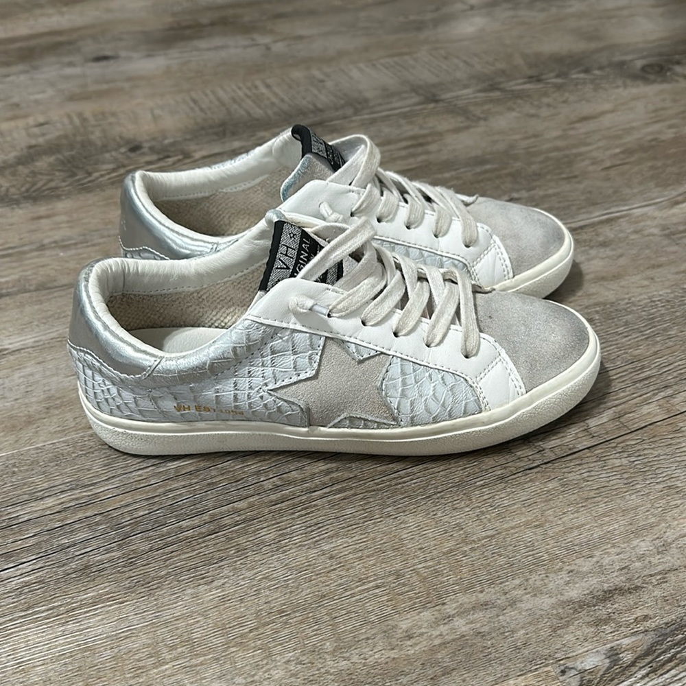 Vintage Havanas size 7, worn